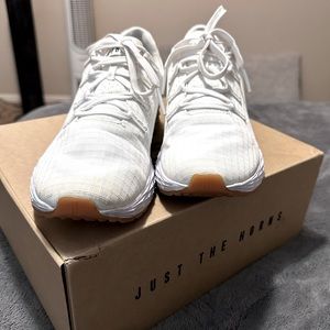 NoBull training shoes size 8- women’s